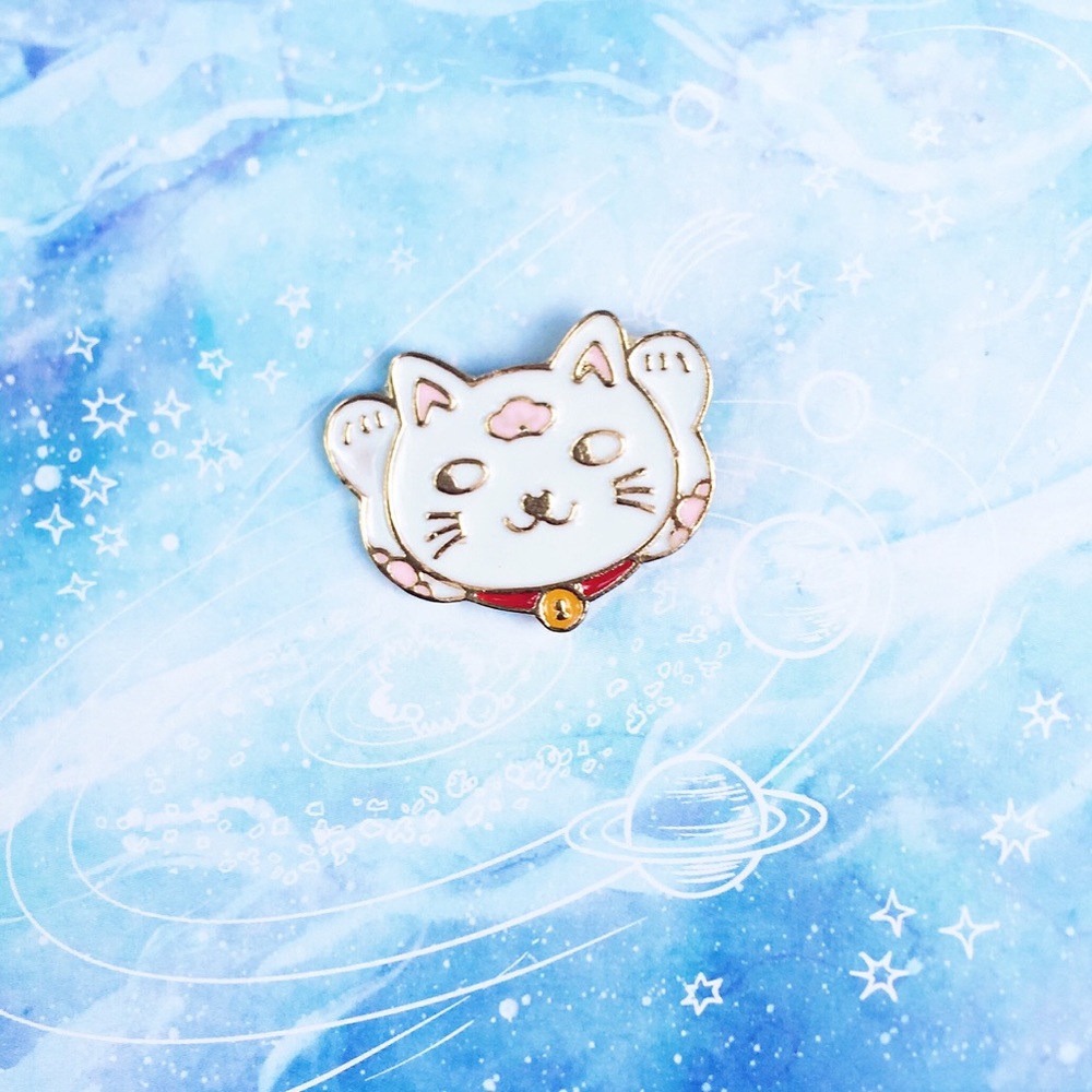 ✨ Lucky Cat Pin ✨